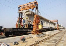 铁路火车轮轨运梁车